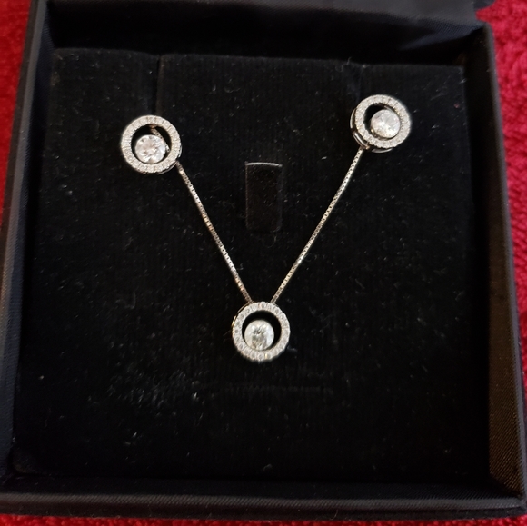 14k White Gold Canadian Diamond set,Earrings and Neclase - Picture 2 of 4